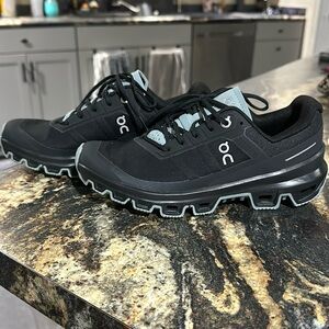On Running Cloudventure shoes Women’s 5.5